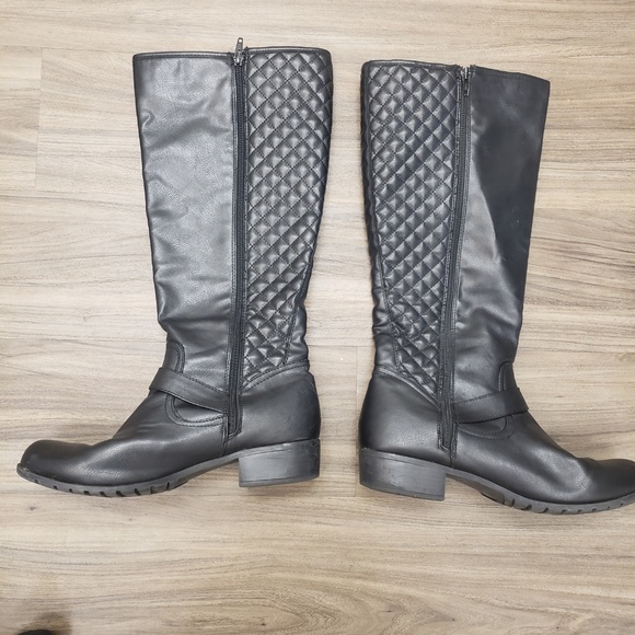 Black Women's Boots - Picture 2 of 4